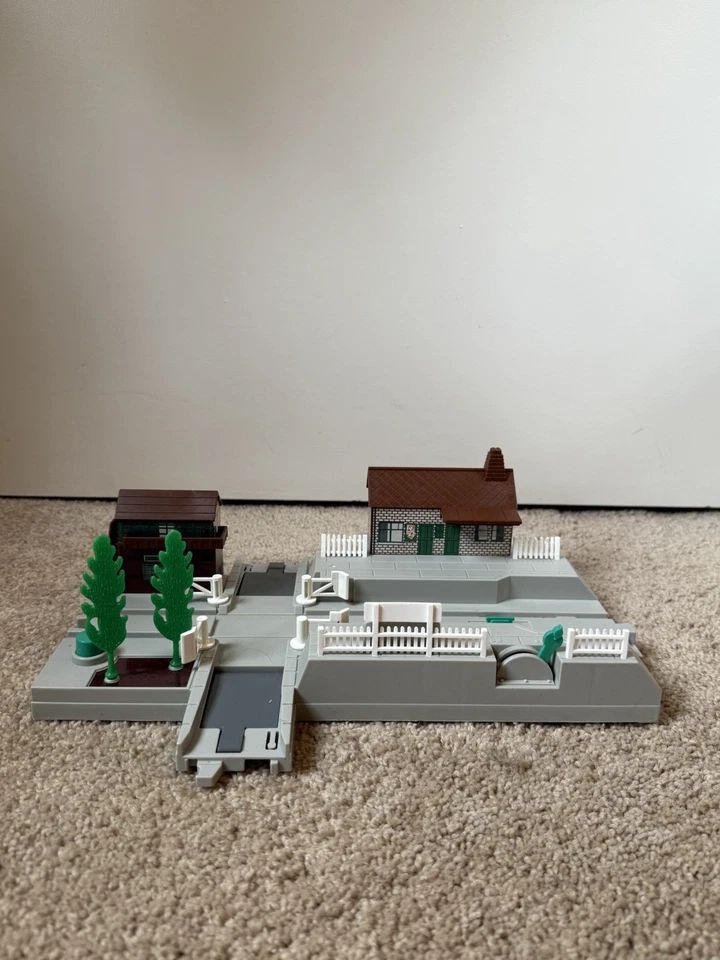 TOMY Toys R Us 2006 exclusivo Thomas Ultimate Set sistema motorizado de carreteras y ferrocarriles Foto 4 de 4