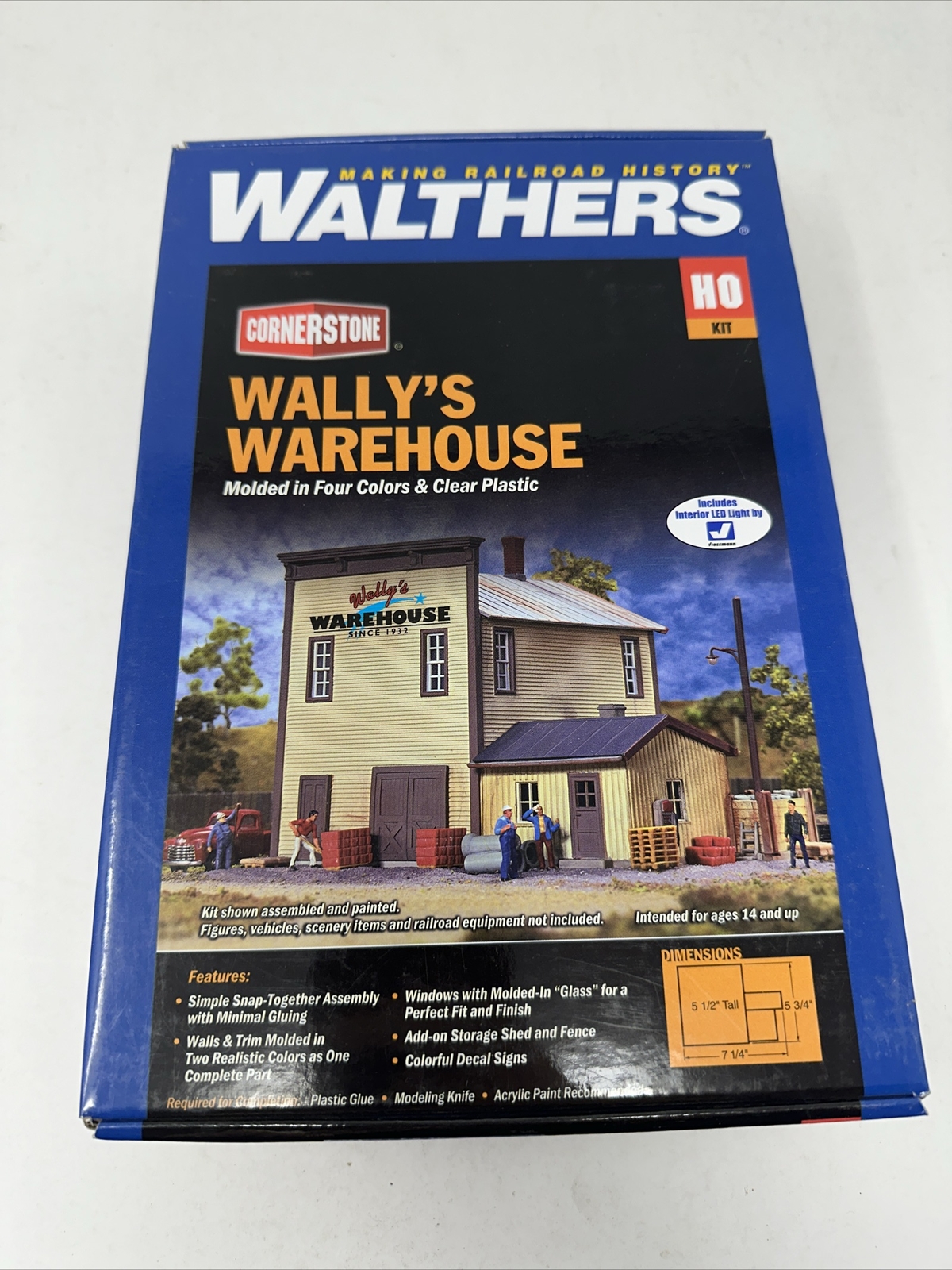 Walthers 933-4067 HO Modern Concrete Warehouse Kit