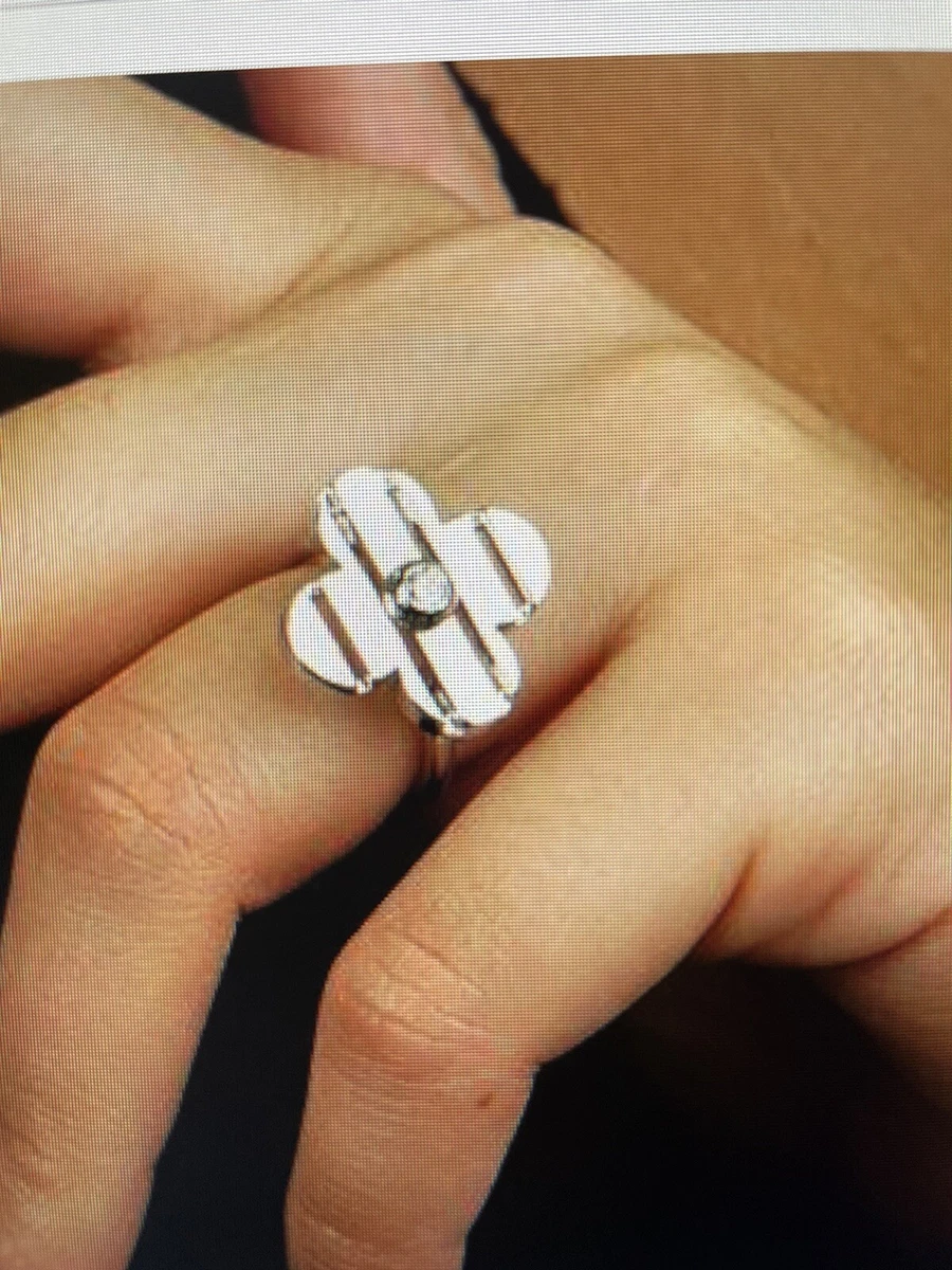 louis vuitton ring white