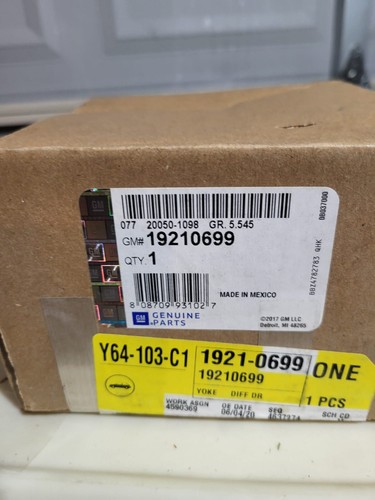 GENUINE GM OEM DIFFERENTIAL DRIVE PINION GEAR YOKE 19210699 - Picture 4 of 4