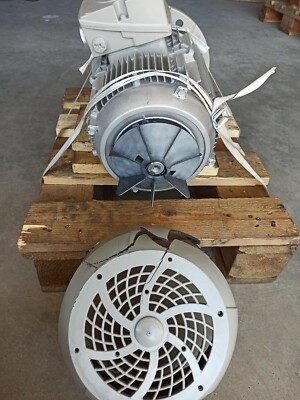 Siemens SIMOTICS GP Niederspannungsmotor 1AV3112B 1LE10231BB222FB4 UR