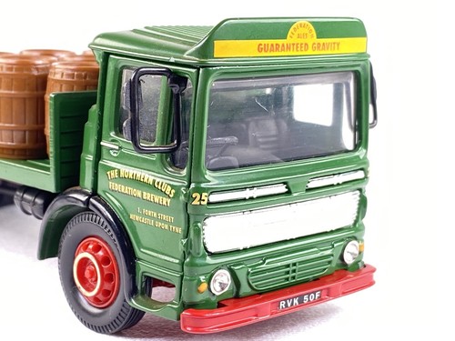 Corgi 97370; AEC Ergo 4 Rad Pritsche, Federation Brewery; top verpackt - Bild 6 von 11