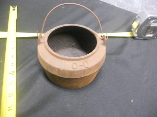 Antique Vintage 3 in H Cast Iron Smelting Pot # 0-0