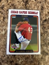 Alejandro Hidalgo Signed 2025 Cedar Rapids Kernels Team Set Minn Twins # 18