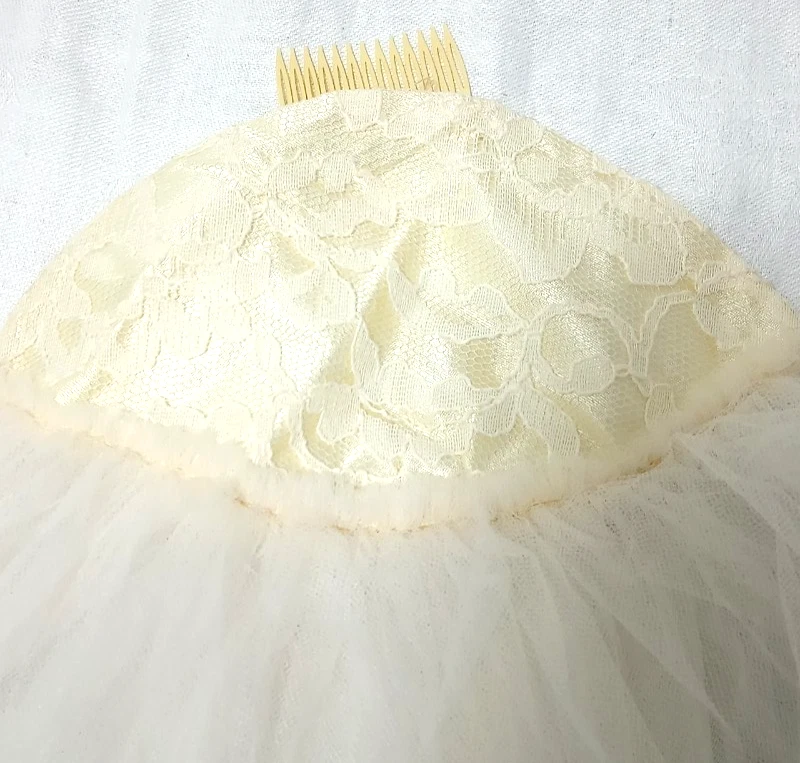 Velo de boda vintage hecho a mano marfil blanco roto floral tul encaje gorra 47" de largo Foto 3 de 4