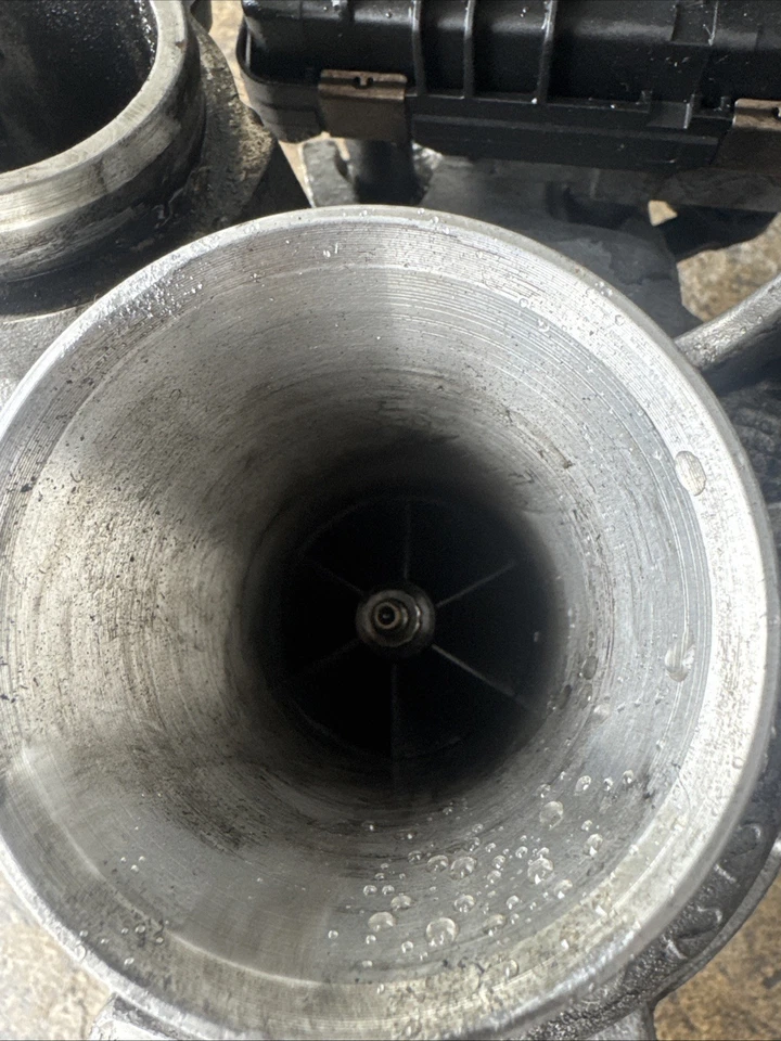 Turbocompresor OEM Garrett GTB2056 para BMW 535d 740Ld y X5 xDrive35d diésel Foto 3 de 4