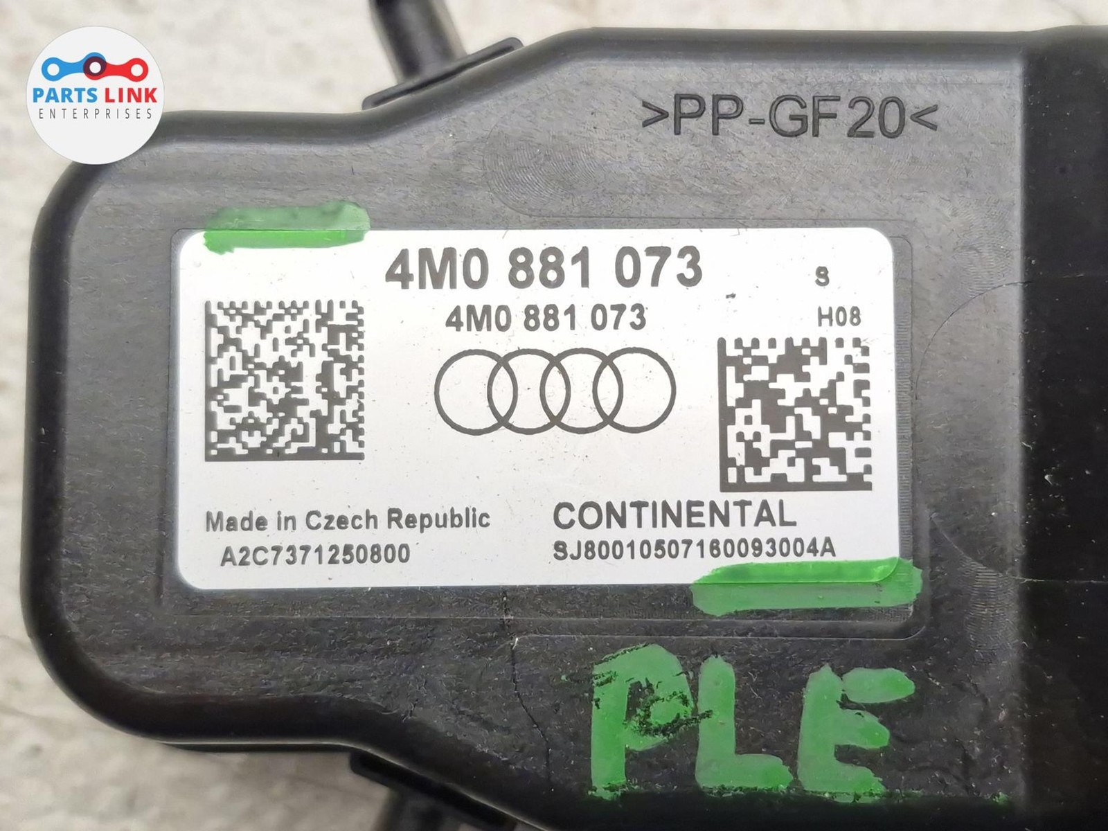 Bentley Bentayga 2016-2020 Front Right Pump with valve unit P/N 4M0881073