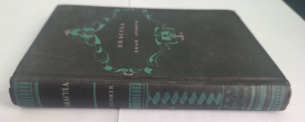 DRACULA BY BRAM STOKER, LATE 1920'S SUN DIAL LIBRARY EDITION