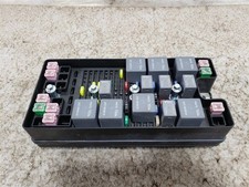 2005-2006 Ford Mustang Fuse Box Engine Assembly Oem Used