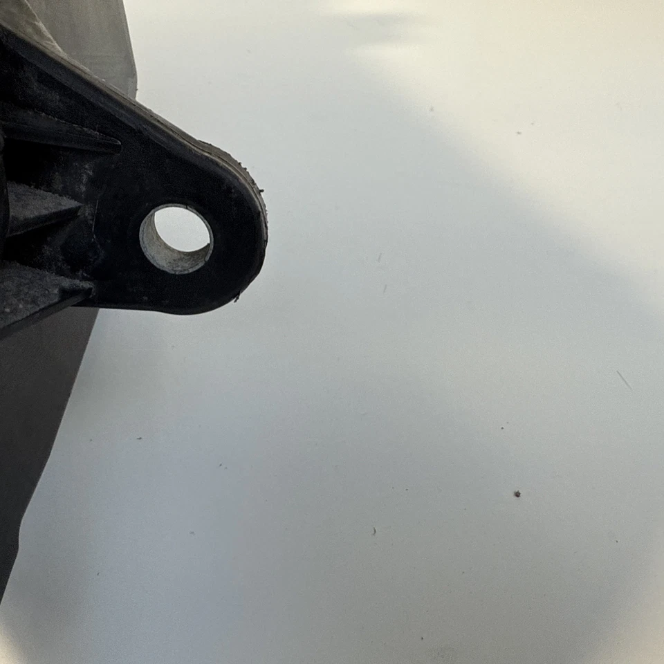 Faro pasajero derecho Volkswagen Routan 2009-2014 OEM 05113438AF ENVÍO GRATUITO Foto 3 de 4