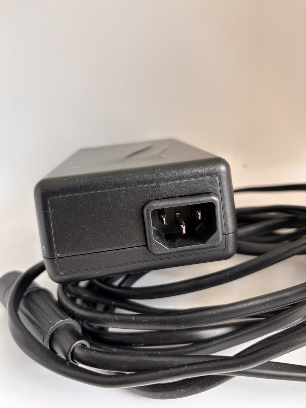 Aston Martin Mascot Three Step Charger