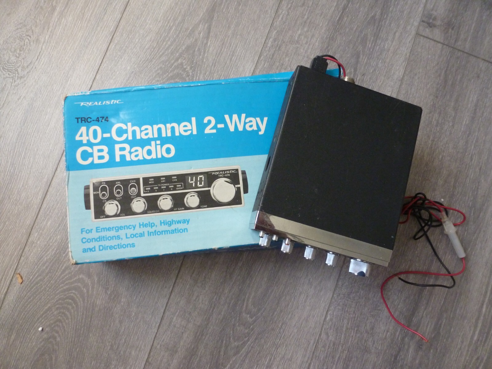 Vintage Realistic TRC474 40 CH AM CB Mobile Radio tested and works