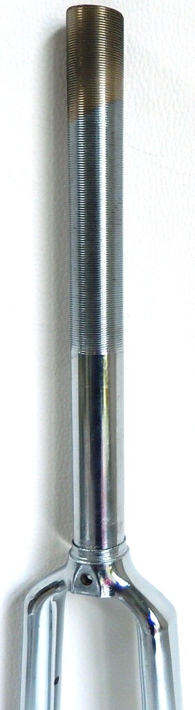 Fourche route 700c acier chromee cintree pivot filete 1-22.2 interieur