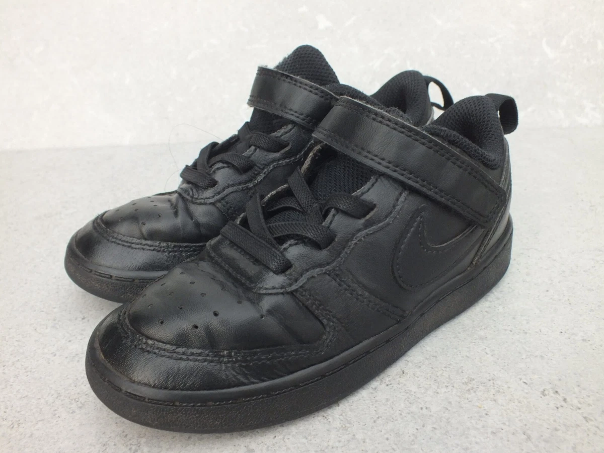 Black nike strap trainers 2025
