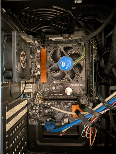 Bundle motherboard ASrock H110M-HDV + CPU Intel i3-7100 + dissipatore + RAM DDR4