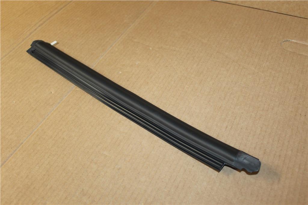 Volkswagen Golf Mk7 Right B Pillar Outer Door Seal 5G3868472C 