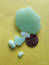 Uranium Sea glass UV glow Crystal Specimen 21 Grams