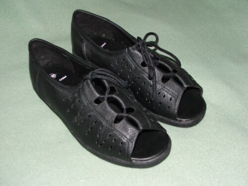 NEW IN BOX WOMEN’S BLACK FAUX LEATHER OPEN TOE LACE UP SHOES/SANDALS SZ 7W
