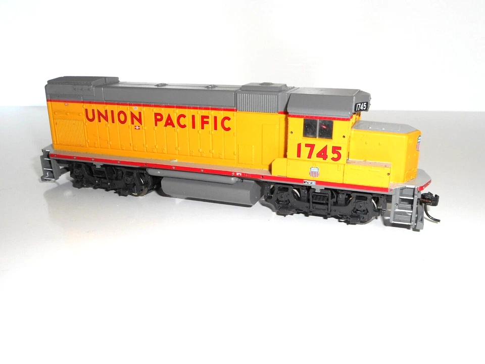 Walthers DCC Ready Union Pacific #1745. Good motor, lights. Railings missing. HO - Image 2 of 4