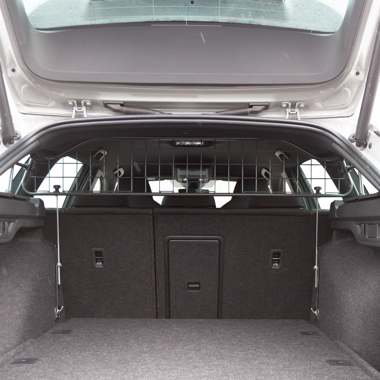 Travall Dog Guard for Skoda Octavia Wagon 2020- Tailored Fit Luggage Barrier
