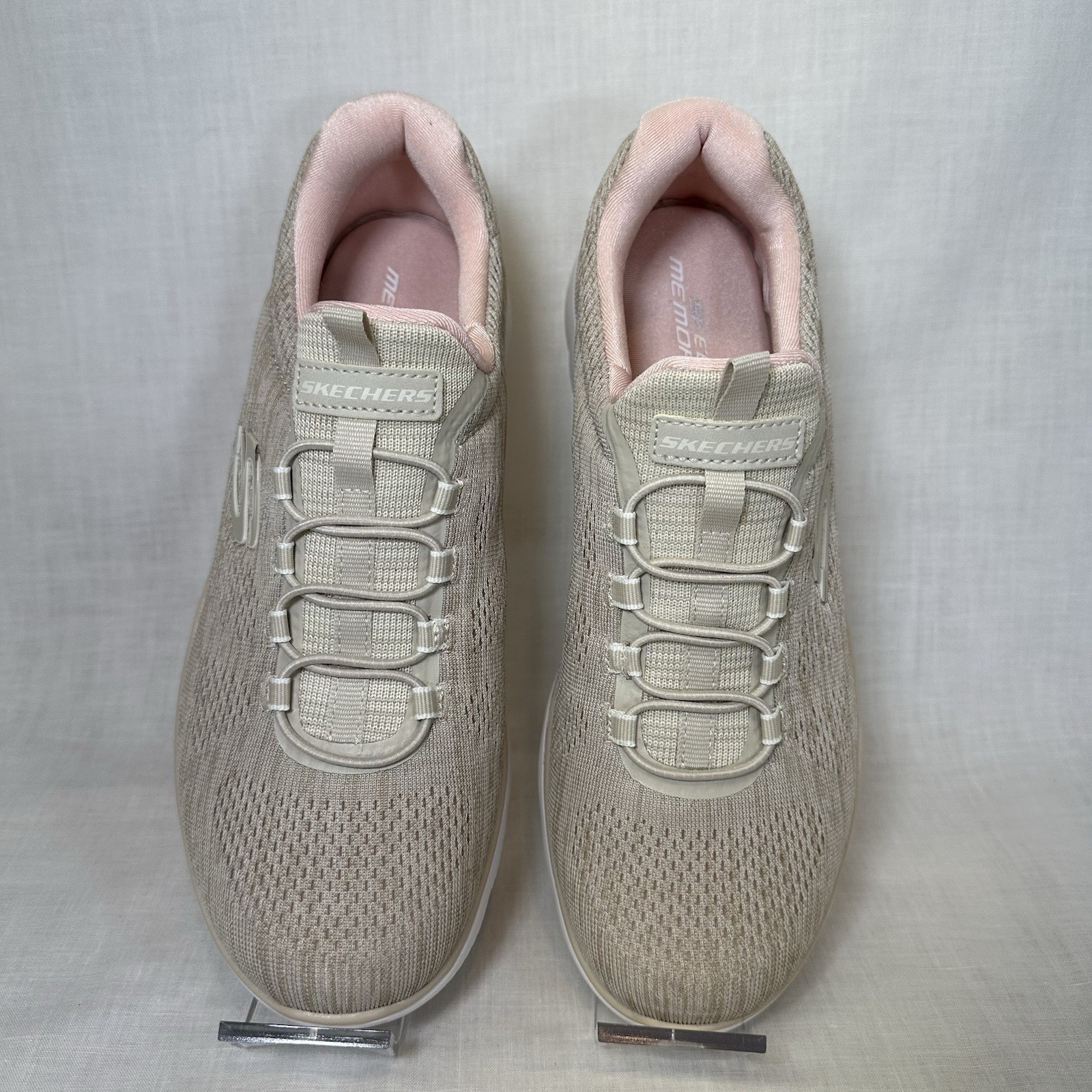 Women 8.5 Beige Knit Walking Comfort Shoe