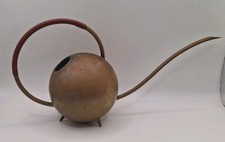 Art Deco Kugel Blumen Gie&szlig;kanne aus Messing / Kupfer im Bauhaus Stil um 1930