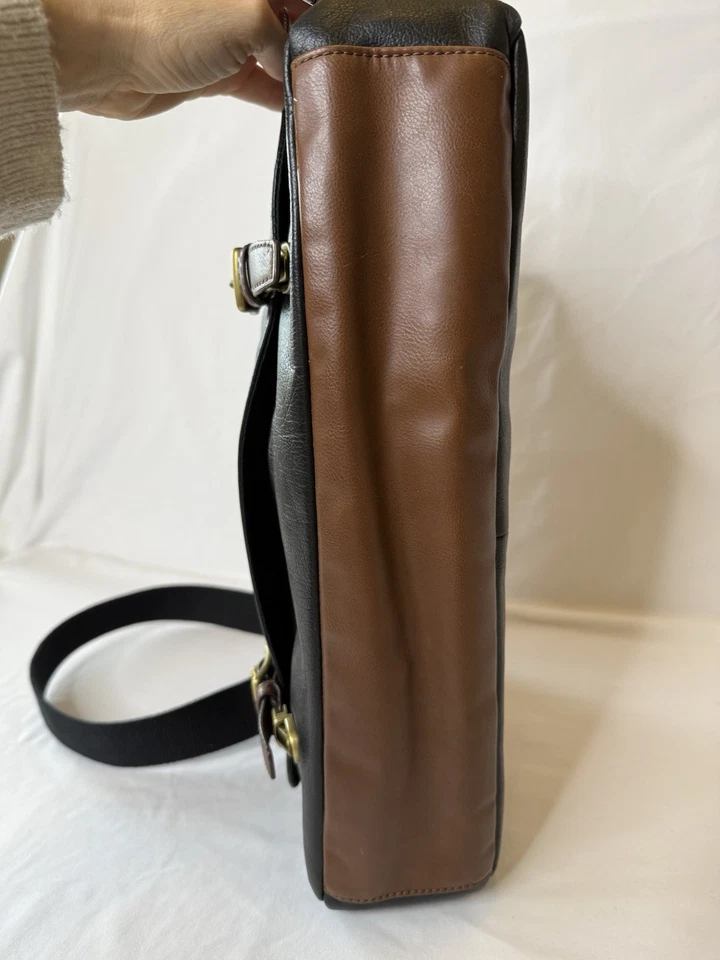 Bolso Mensajero Evan de Cuero Negro y Marrón Fossil para Hombre con Funda para Portátil Foto 4 de 4