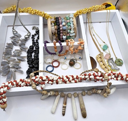 Fashion Jewelry Mixed Lot 50+ Pc Necklaces Bracelets Rings Pendants Shell Stone
