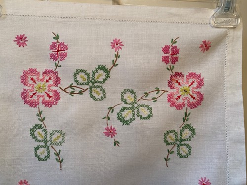 Vintage Hand Embroidered Dresser Scarf 40" x 14" Floral Pink Green - Picture 4 of 7