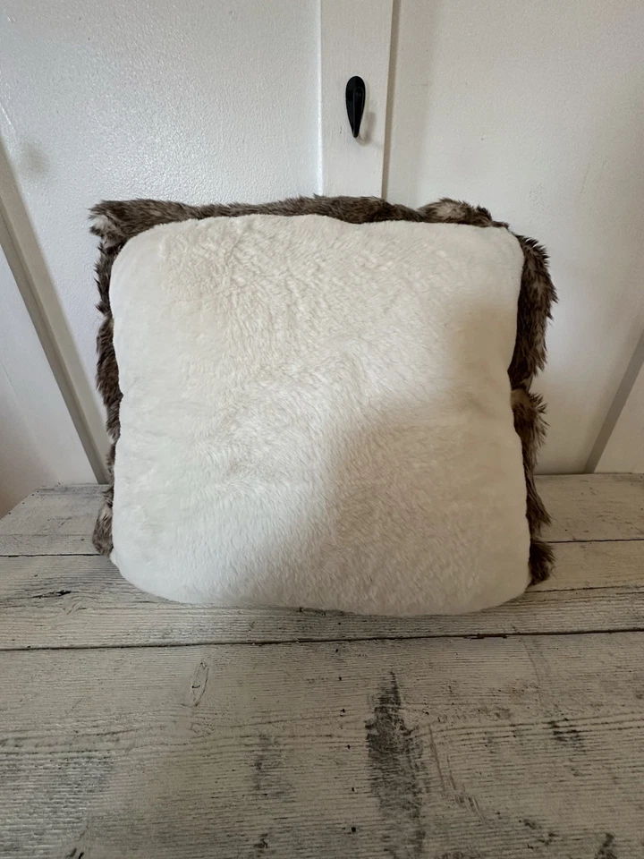 Knit And Faux Fur Throw Pillow Cream Brown Sweater Winter Cabincore Cottagecore - Image 4 of 4