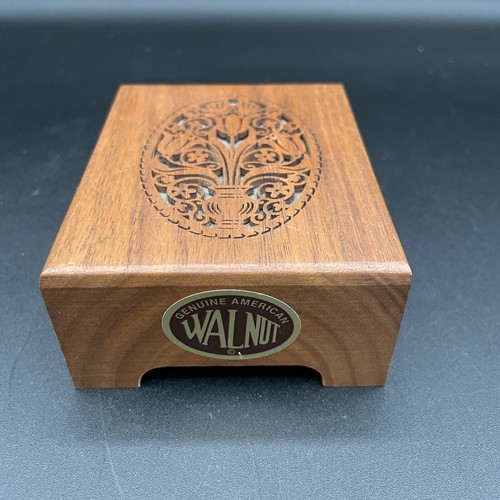 Beautiful VINTAGE Walnut Music Box Lasercraft - Music Box - Listen to video! - Picture 2 of 6