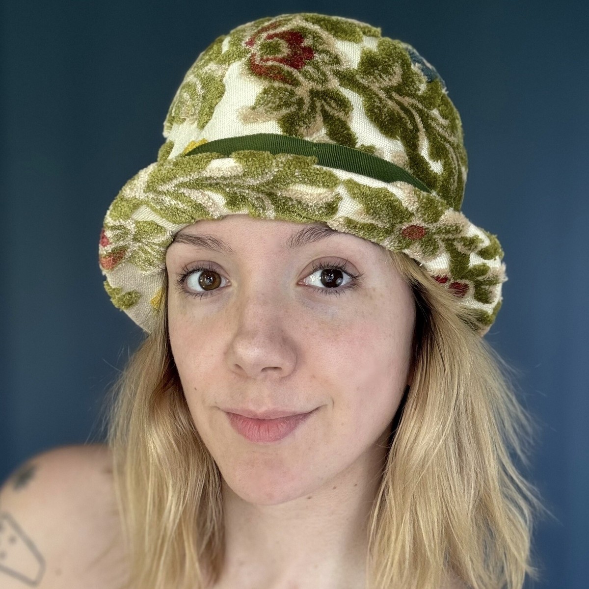 Vintage 60s Chenille Carpet Tapestry Hat | eBay display picture 2