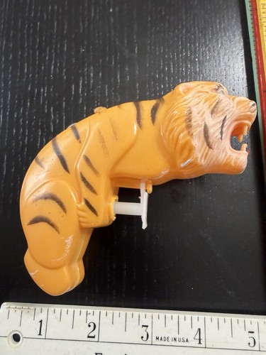 Tiger Old Vintage Hard Plastic Figural Toy Water Squirt Gun Hong Kong Animal 722