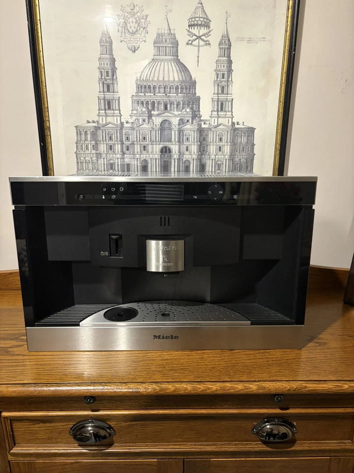 Miele CVA 6431 Nespresso Integrated Coffee Machine 2xCappuccinatore Jugs PERFECT - Image 3 of 4