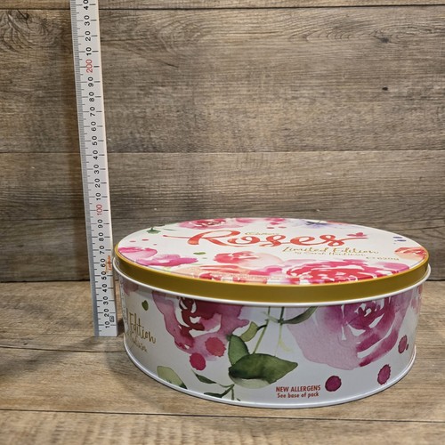 Cadbury Roses Tin Collectable - Limited Edition by Sarah Hankinson - Bild 10 von 10