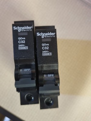 SCHNEIDER 32A MCB QO SQ-D STECKERBEREICH S/POL C KURVE QO132VSC10 (JL40)