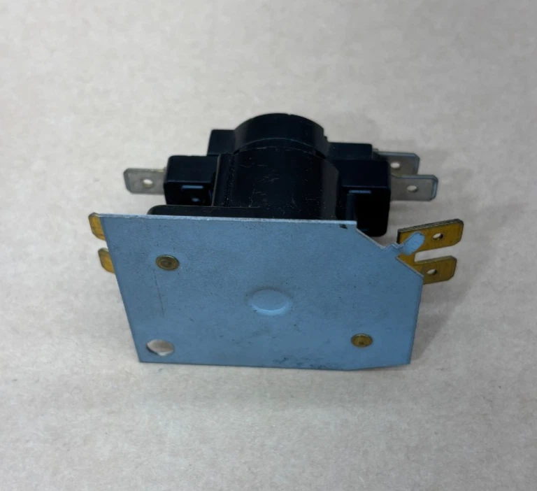 Armstrong Air Conditioning 37883B001 Relay Sequencer - Image 3 of 4