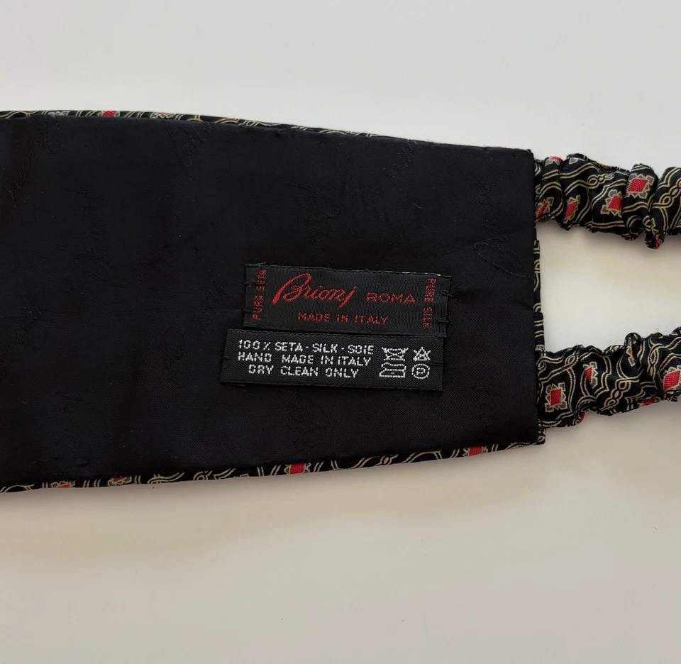 Juego de esmoquin ajustable negro/dorado vintage BRIONI plisado con faja y pajarita Foto 4 de 4