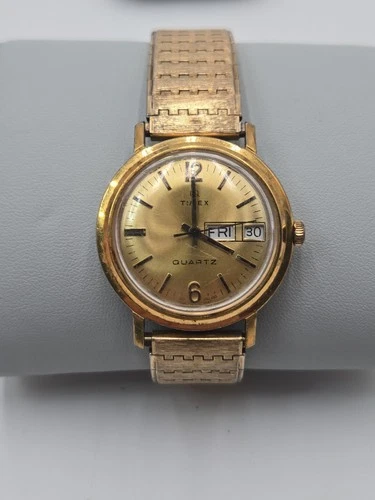 Vintage Timex Quartz Day Date Gold Tone Men’s Watch Japan Movement Works/Parts