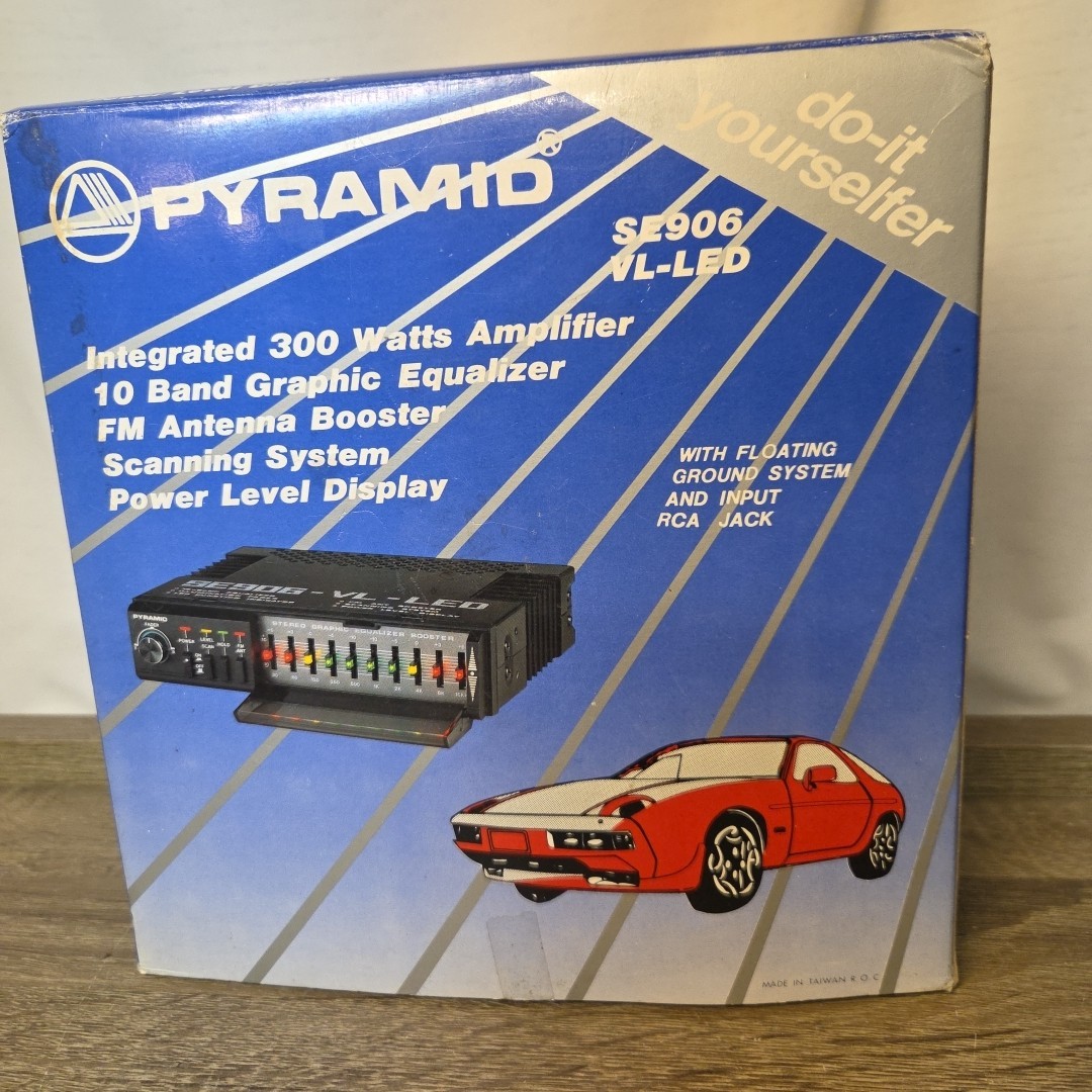 Pyramid Equalizer SE906-VL-LED NEW NOS 300 Watt Amp 80's Vintage