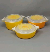 Vtg Pyrex Daisy/Sunflower Covered Nesting Casserole Dish Set 471, 472, 473 1970s