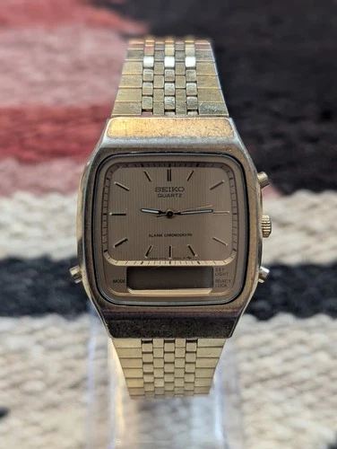 Seiko watch H461-5009 Digital-Analog Chronograph Quartz 1980s vintage for parts