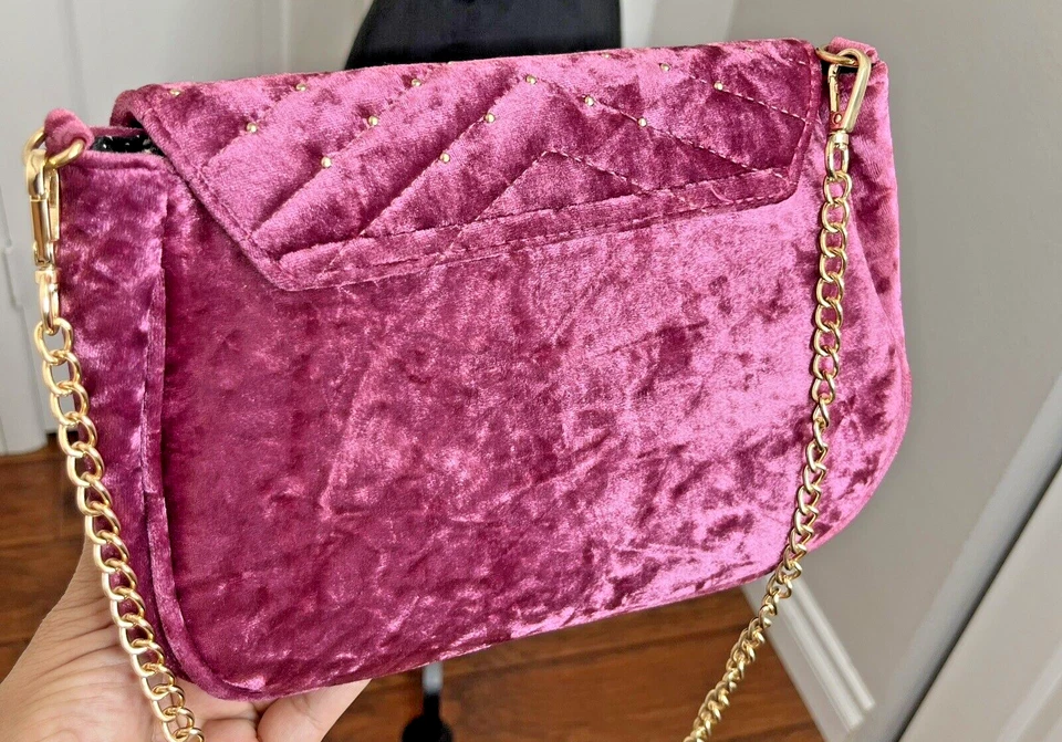 Bandolera Urban Expressions Andromeda Rosa Acolchada Terciopelo Tachuelas Certificado Vegano Foto 3 de 4