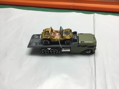 Hot Wheels Surfin School Bus Hauler Custom dune buggy Diorama