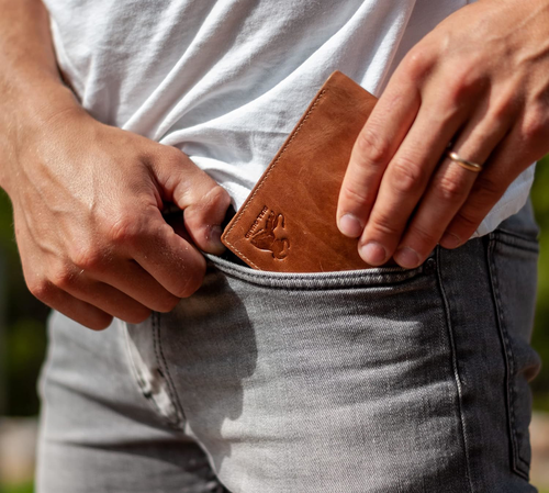 BULL GUARD RFID Blocking Bifold Leather Wallet for Men with ID Window