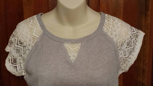 Camicia donna Derek Heart taglia small grigia con maniche in pizzo - Foto 3 di 5