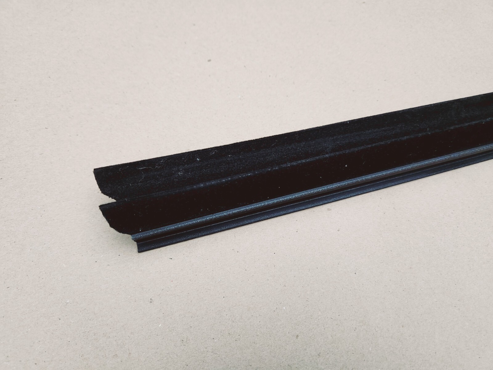 Durango Aspen Front Door Window Glass Run Seal Inner Beltline Sweep Mopar OE OEM