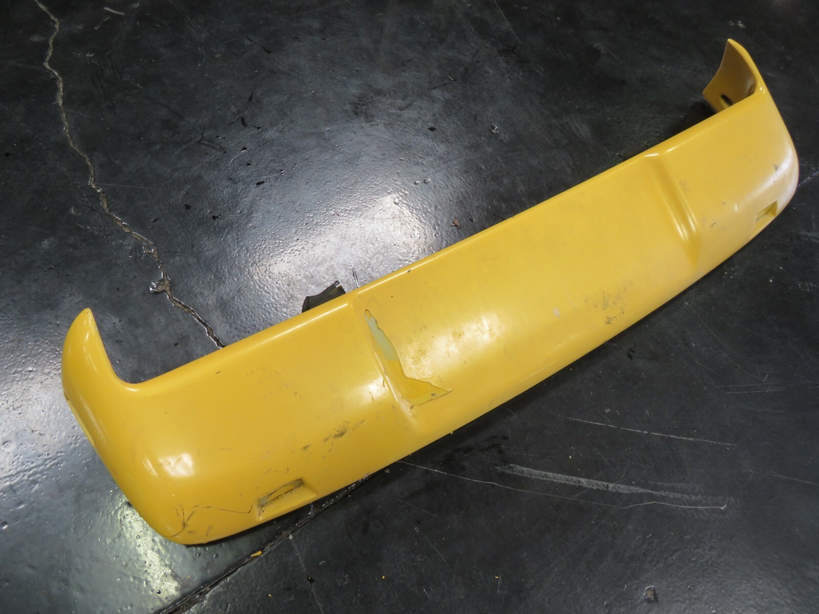 Lamborghini Diablo, Rear Bumper Assembly, Used, P/N 009463007