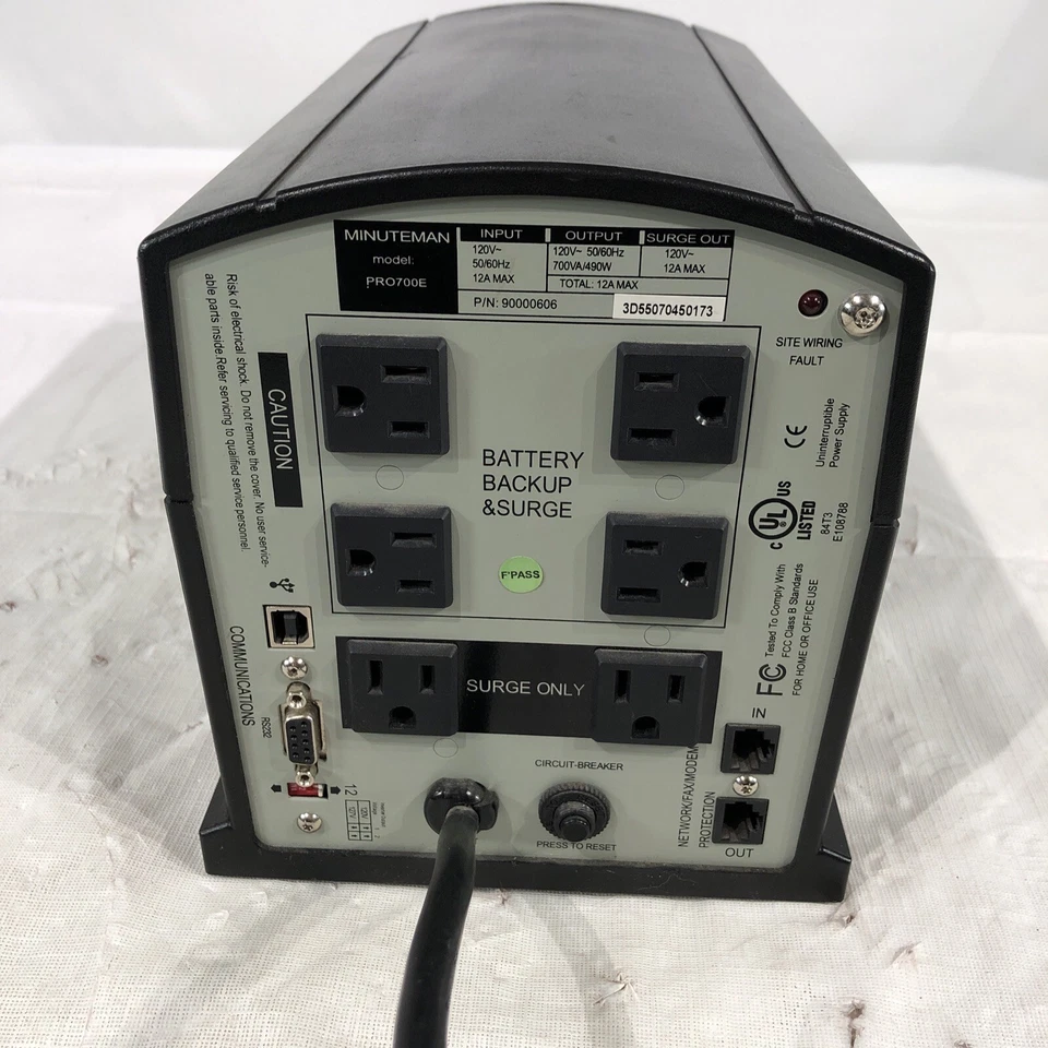 Minuteman UPS Pro700E N.º de parte: 90000606 Fuente de alimentación 6 tomas de corriente USB RS232 Foto 4 de 4