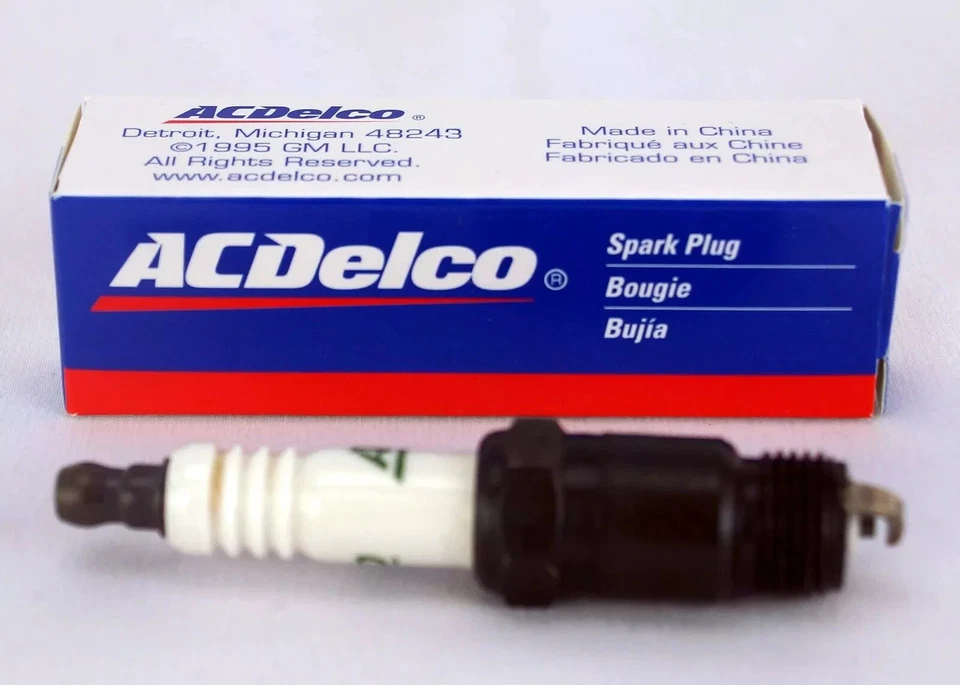 Juego de 8 bujías convencionales originales OEM ACDelco R45TS GM 19157995 19354415 Foto 2 de 4